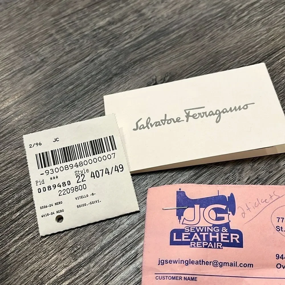 Ferragamo Vara Bifold Wallet Gold ($550) ✨ professionally cleaned and relined ✨